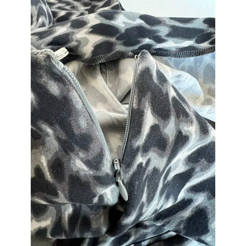 Worthington Leopard Print Black and Gray‎ Stretch Zippered Skirt Size 18